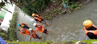We did not find results for: Bersihkan Sandal Bocah 10 Tahun Hanyut Di Sungai Tanjung Anom Sukoharjo Bagian 1