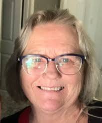 Liz Dianne's Instagram, Twitter & Facebook