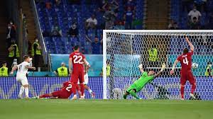 Both sides enjoyed lengthy spells of possession early on, but it was italy who had the best chances. Cdkwwfzwzn2j M