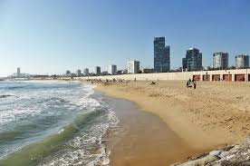 Название «барселона» происходит от древнего иберийского baŕkeno, надпись иберийским шрифтом была обнаружена на правой стороне древней монеты, в древнегреческих источниках фигурирует как βαρκινών, barkinṓn; 10 Plyazhej Barselony Na Karte Putevoditel Po Barselone