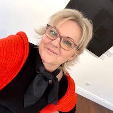 Postcards From My Future Self: How To Be The Best Version Of Yourself NOW