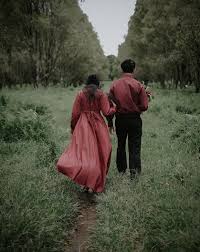 Menikah merupakan salah satu proses kehidupan yang didambakan oleh banyak pasangan. 10 Cara Berfoto Prewedding Yang Nggak Pasaran Ala Fotografer Cantik Yuiimii Dijamin Ciamik