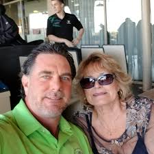 Julie Dominici and Aaron Lee's Wedding Website