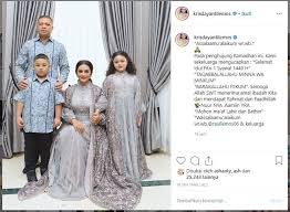 We did not find results for: Kumpul Bersama Keluarga Begini Gaya Fesyen Lebaran Artis Indonesia