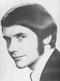 Men wore an afro haircut and even did chemical perming. 1960s And 1970s Were The Most Romantic Periods For Men S Hairstyles Mens Hairstyles Medium Mens Hairstyles Cool Hairstyles For Men