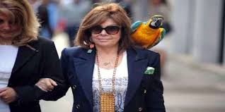 Nello stesso anno la donna viene operata per un tumore cerebrale. Omicidio Gucci Pina Auriemma La Donna Del Mistero Plagio Patrizia Reggiani Storie Vere Oggi 2 Marzo