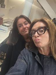 Caroline Charles (@chouchoucaroline) • Instagram photos and videos