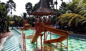Cocok juga untuk acara geatring karna banyak tempat luas. Wisata Kampung Turis Resort And Water Park Karawang Gerak Serentak