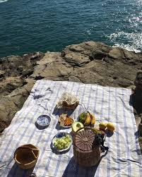 Entre La Poire Et Le Fromage Pique Niques Dejeuner Sur L Herbe Miam