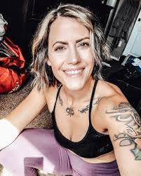 Rebecca Washam's Instagram, Twitter & Facebook