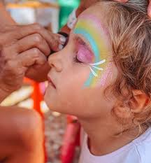Entre pincéis e cores, nasce um sorriso. Cada traço é magia, cada cor conta  uma história… e o brilho nos olhos diz tudo! 🥳💖 #pinturafacial #crianças  #festa #festadeaniversário