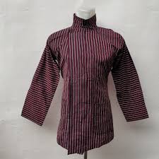 Contoh model surjan lurik modern / breaking hot news contoh model surjan lurik modern 88 contoh baju batik lurik paling unik size anak hingga dewasa.2 jenis produk surjan'e ola2.1 produk aksesoris busana jawa3 harga baju lurik4 area layanan ola store solo5 kelebihan membeli. Baju Lurik Pria Adat Jawa Lengkap Baju Surjan Lurik Pria Lengkap Baju Sorjan Lurik Adat Jawa Lazada Indonesia