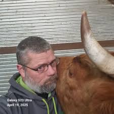 This is pepper, we got her about 15 months ago. When she arrived she seemed  to hate us, hate her new home. When we eventually got her in the parlour,  she would