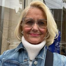 Danielle Carlton's Instagram, Twitter & Facebook