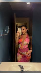 Watch online Alexox0 aka alexox0 OnlyFans - Like my outfit on X-video