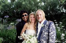 Tom Petty On His Wedding Day To Dana In 2001 With Little Richard Officiating Tom Petty Tom Petty Lyrics Petty