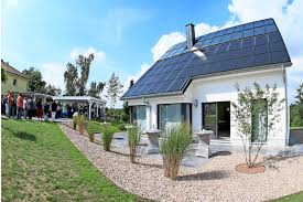 Ein autarkes haus spart in den meisten fällen nur energiekosten, wenn sie nicht zu 100% autark sind. Sonnen Energie In Schmolln Steht Erstes Energieautarkes Haus Aber Nicht Fur Kleines Geld Lvz Leipziger Volkszeitung