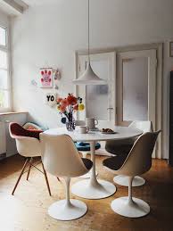 This era of modernism hit the design sweet spot: Saarinen Tulip Stuhl Haus Deko Inneneinrichtung Zuhause