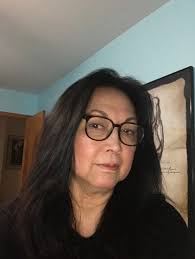 Introduction of a school lunch cook and crafter from Iowa