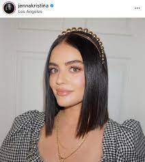 Il taglio capelli più amato. Taglio Capelli Caschetto Autunno 2020 Ogni Bob Ha Il Suo Accessorio Amica