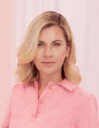 Nombramiento de Garrett Kohn como director de operaciones de personal en  Jones Road Beauty