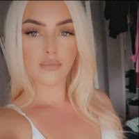 Abbey Potts's Instagram, Twitter & Facebook