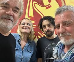 Elisa Minari Music added a new photo.