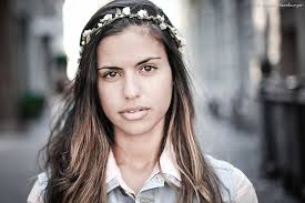 Stranger 064/100 LOUISE