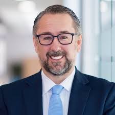 Kevin Amdahl's Instagram, Twitter & Facebook