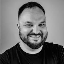 Adam Kaszuba's Instagram, Twitter & Facebook