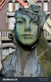 23 Two Immovable Heads Royalty-Free Images, Stock Photos & Pictures