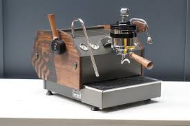 The gs3 dramatically resets the gold standard for performance among all espresso machines. La Marzocco Gs3 Mp Www Macj Com Br