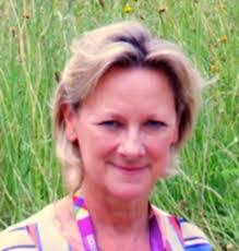 Sara Everett's Instagram, Twitter & Facebook