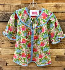 We love this new Spring arrival! This top comes in small- large and just  got put