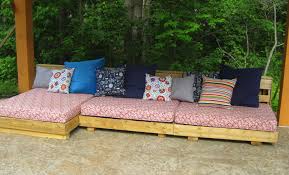 Add your front facing pieces with your cut lengths of 1 x 4″ wood pieces. Bohemian Pallet Patio Couch The L Oven Life