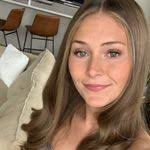 Anna Vanfossen's Instagram, Twitter & Facebook