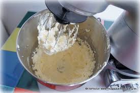 Frau Paulus Tortendrang Motivtorten Tortendekorationen Kurse Buttercreme Buttercreme Rezept Buttercreme Fur Fondant