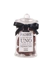El día del padre es un día dedicado a celebrar la figura paterna de la familia, honrando su buena influencia y todas las cosas buenas que hace por los que alrededor de 1950, una profesora llamada manuela vicente recibió la petición de algunos padres a tener un día dedicado a ellos, ya que las. Dia Del Padre 20 Ideas Para Regalar Y Acertar Stylelovely