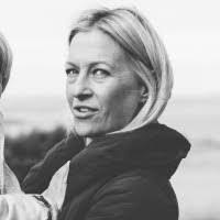 Stephanie Latimer's Instagram, Twitter & Facebook