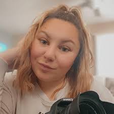 Jasmin Colon's Instagram, Twitter & Facebook