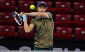 L'azzurro, a 19 anni e 3 mesi, raggiunge la prima finale in carriera in un torneo atp: Jannik Sinner Nimmt Die Nachste Hurde Tennis Sportnews Bz