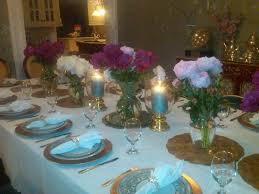 Hot Pink And Turquoise Shabbat Table Inspiration Holiday Table Settings Table Inspiration Table Settings