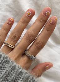 Por eso hoy te traigo diseños de decorados para tus uñas pedicure y te enseñaré una forma facilísima para hacer un. 11 Disenos De Unas Faciles Que Puedes Hacer En Casa Y Que Parecen De Salon