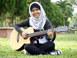 Untuk mudah, lagu ini boleh start guna kord c. Kisah Muka Buku Kitasamasamakongsi