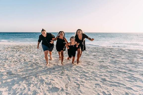 Top 10 Summer Family Vacation Ideas | Flytographer