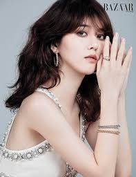 6月刊@harpersbazaarsg 封面人物@eleanorleex #李凯馨拍摄的真漂亮谢谢你们🙏 让这个6月有一个完美的开始❤️