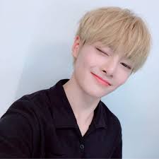 Blonde I N Jeongin Maknae