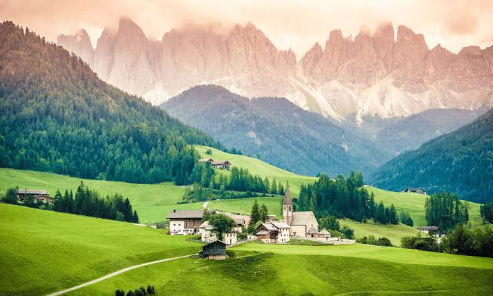 11 Best Day Trips from Verona: The Ultimate Northern Italy Day Trip Guide -  The Nomadic Hearts