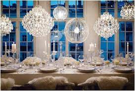 Whether your favorite part of winter is building a snowman, having a fun snowball fight, or just enjoying a good party with friends, these winter wonderland party ideas are perfect for you! Winter Wonderland Dinner Party White Table Settings Winter Wonderland Wedding White Christmas Decor