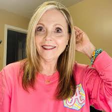 Pictures On Us A laugh A Day added a new photo — with Elizabeth Anne and 42  others.